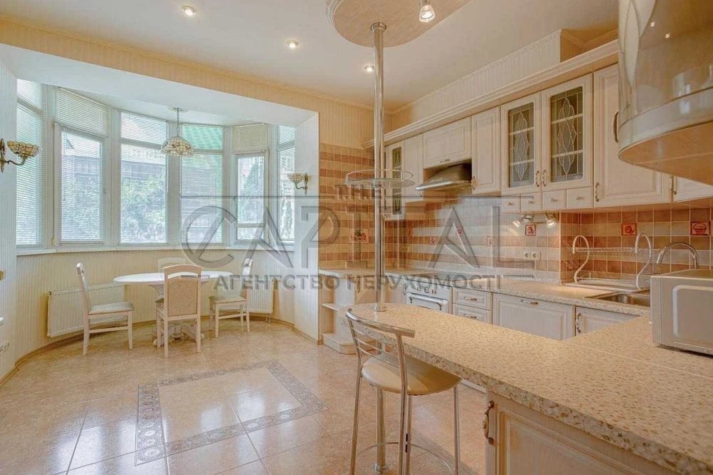 For sale / Apartment / 146 m2 / Shevchenkivskyi district / Chor st.