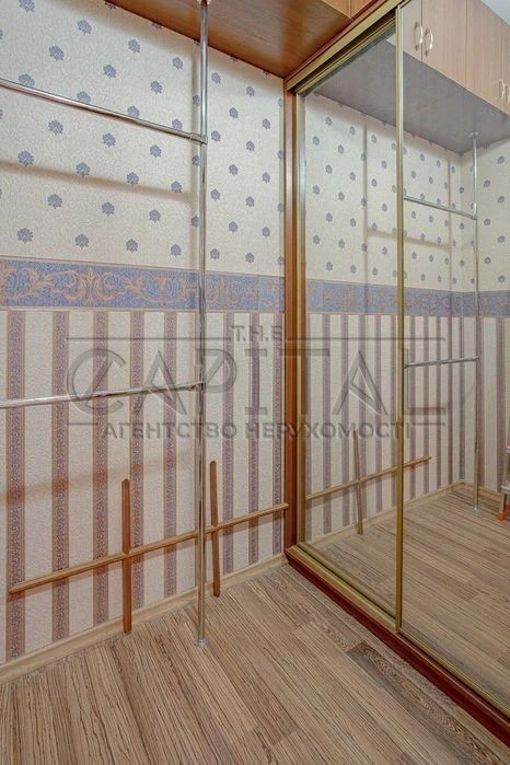 For sale / Apartment / 146 m2 / Shevchenkivskyi district / Chor st.