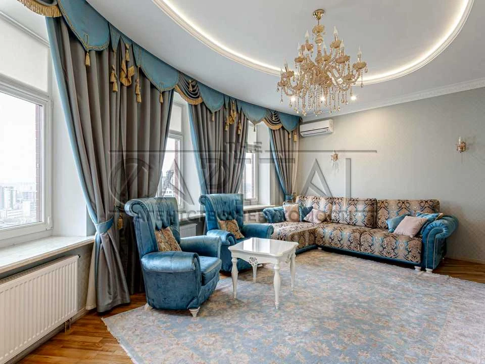 Квартира. Киев, Евгения Коновальца ул. (Щорса)