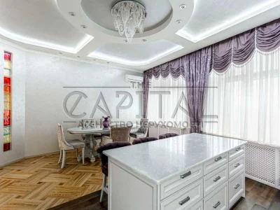 Квартира. Киев, Евгения Коновальца ул. (Щорса)