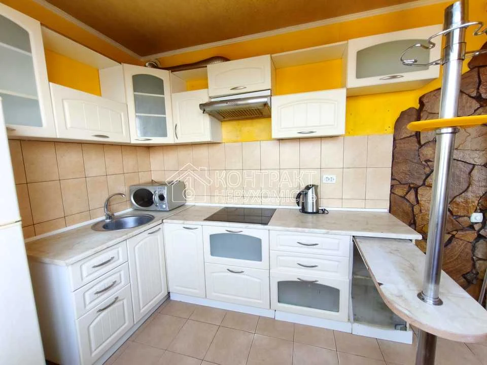 Apartment. Kharkiv, Nauky Ave. (Lenina)