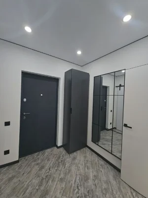 ЦЕНТР/Фемели Плаза/1 комнатная 10 этаж 39 м газ