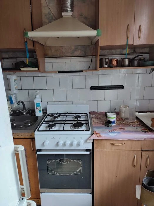 I am selling a 2-room apartment on the third floor in a residential condition.