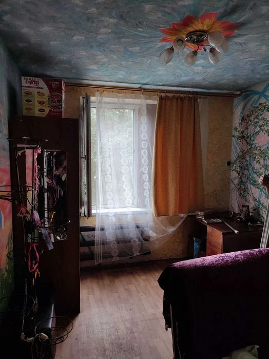 I am selling a 2-room apartment on the third floor in a residential condition.
