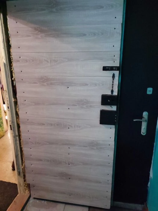 I am selling a 2-room apartment on the third floor in a residential condition.