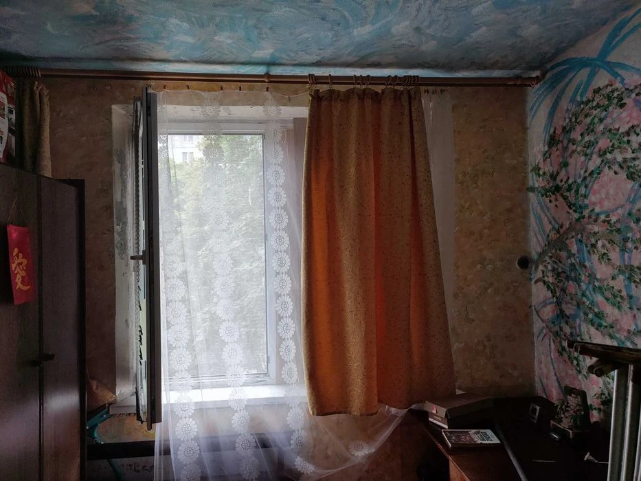 I am selling a 2-room apartment on the third floor in a residential condition.