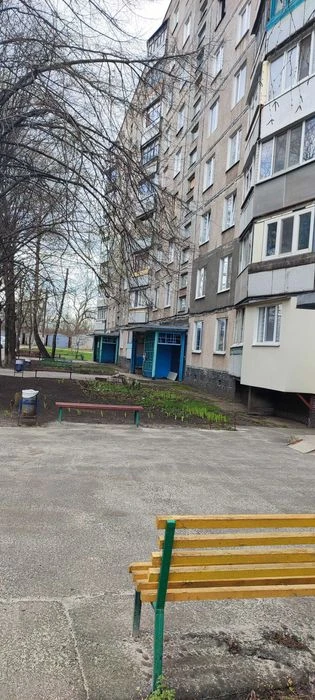 I am selling a 2-room apartment on the third floor in a residential condition.