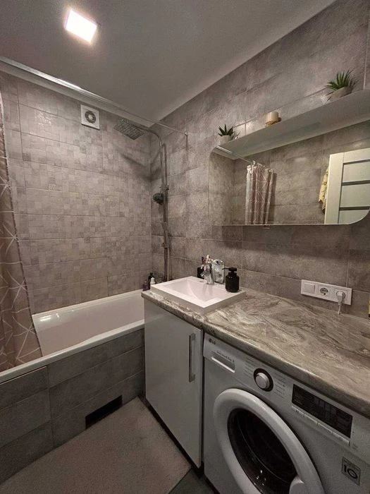 2-room apartment with a storage room in a habitable new building on Mazepy