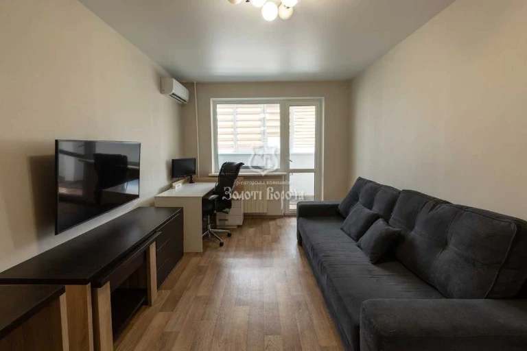 1-room apartment for sale 38.3 m², Petra Hryhorenka Avenue.