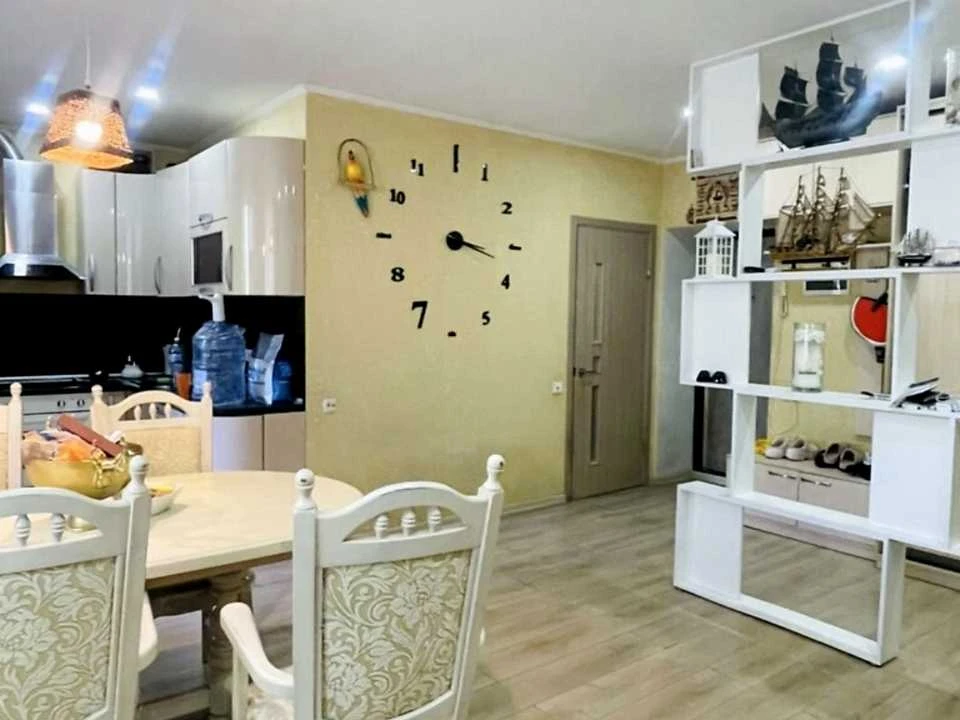 Apartment. Kharkiv, Peremohy Avenue.