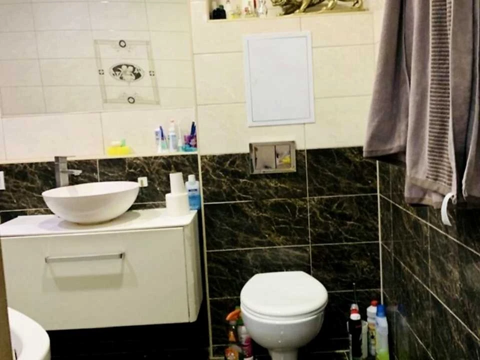 Apartment. Kharkiv, Peremohy Avenue.