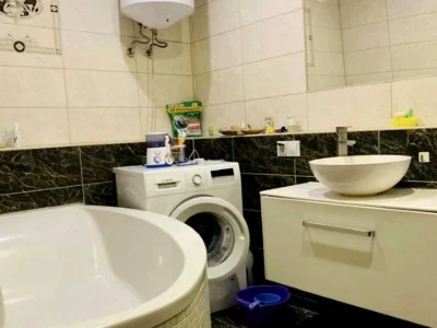 Apartment. Kharkiv, Peremohy Avenue.