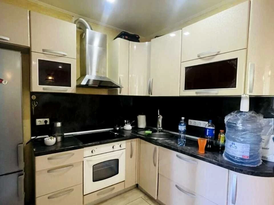 Apartment. Kharkiv, Peremohy Avenue.