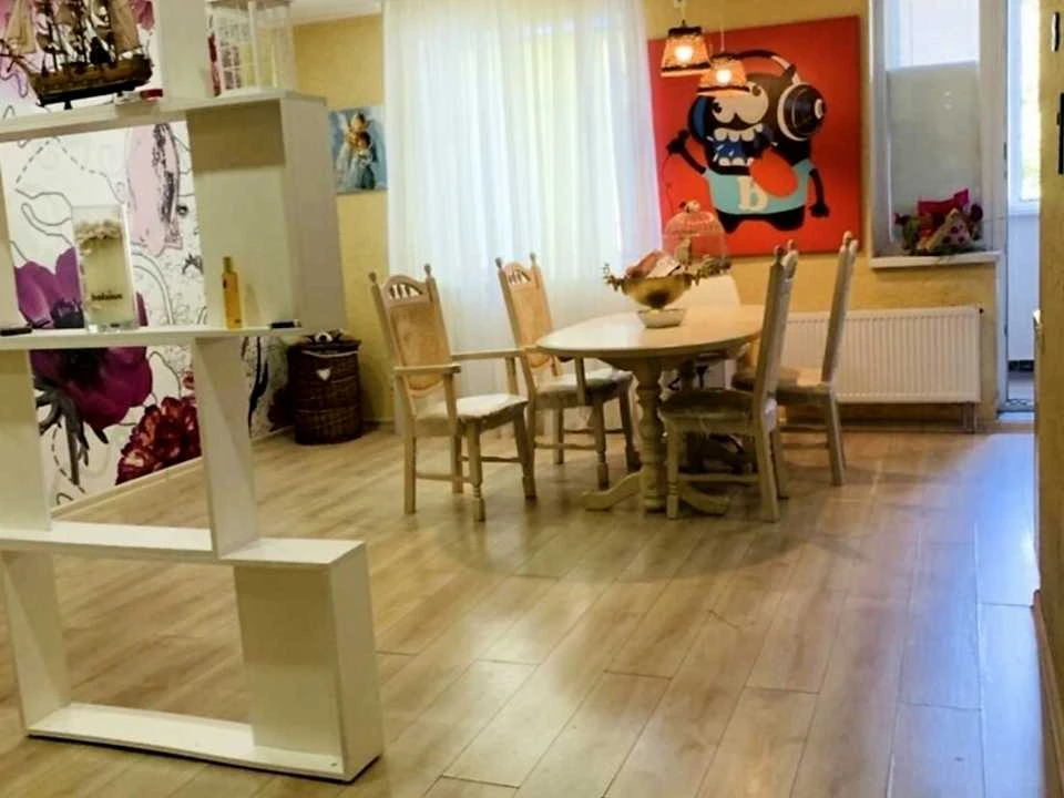 Apartment. Kharkiv, Peremohy Avenue.