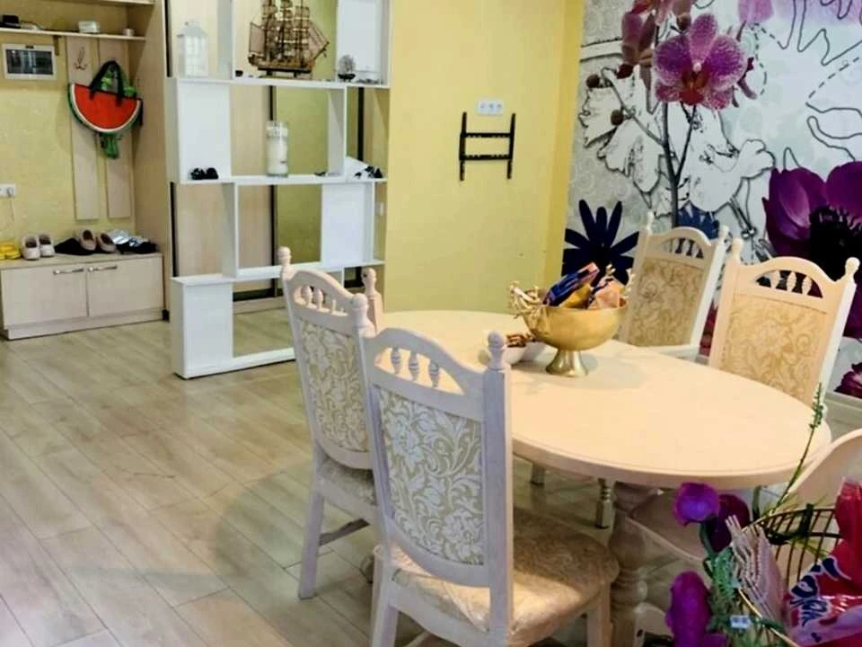 Apartment. Kharkiv, Peremohy Avenue.