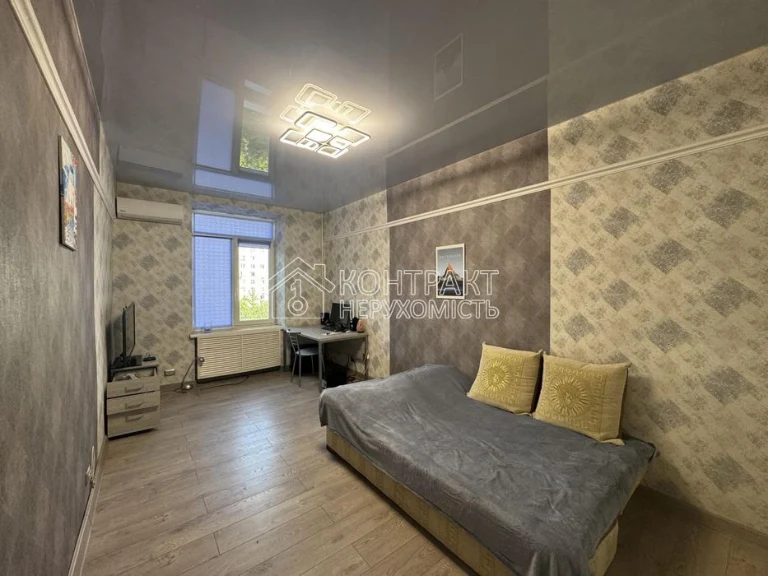 For sale 2-room apartment Sportivna Zahisnykov Fesenkivska Metalis