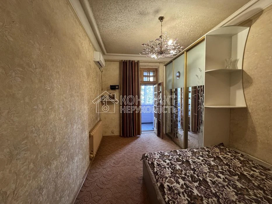 For sale 2-room apartment Sportivna Zahisnykov Fesenkivska Metalis