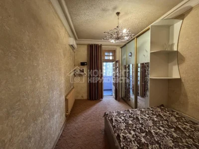 For sale 2-room apartment Sportivna Zahisnykov Fesenkivska Metalis