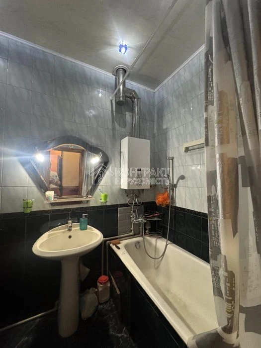 For sale 2-room apartment Sportivna Zahisnykov Fesenkivska Metalis