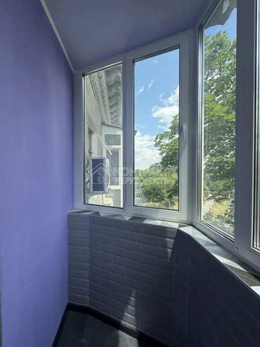 For sale 2-room apartment Sportivna Zahisnykov Fesenkivska Metalis