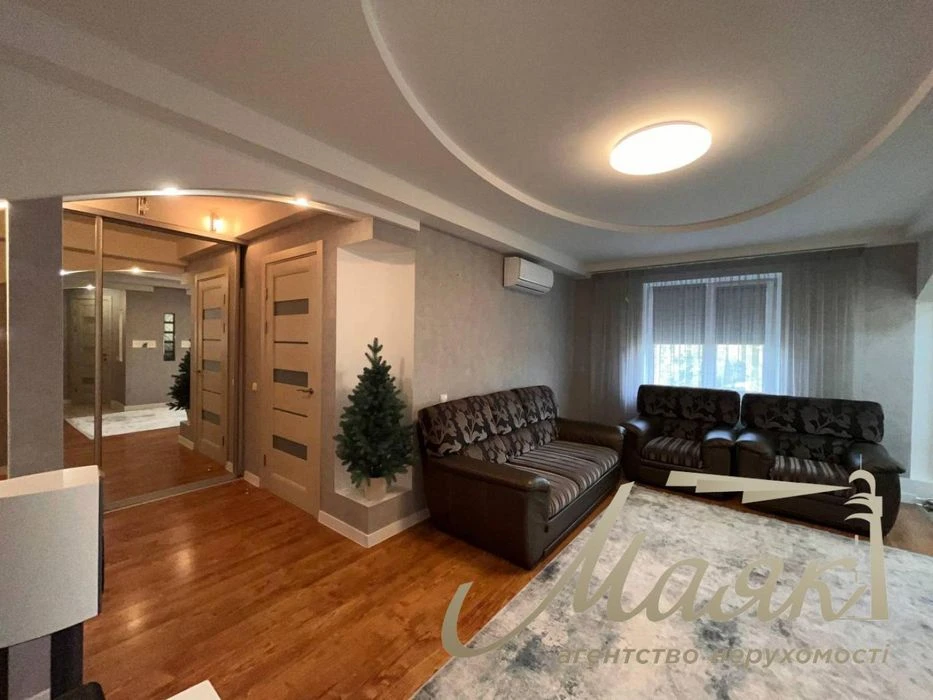 Продаж трикімнатної квартири, Шевченківський район(Гортоп)