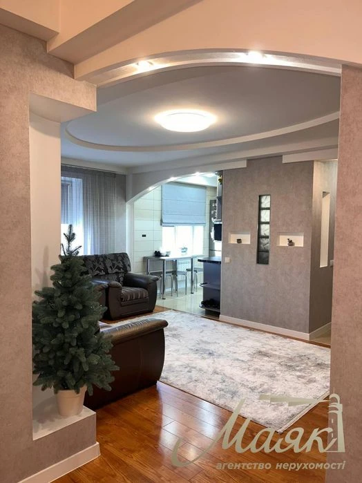 Продаж трикімнатної квартири, Шевченківський район(Гортоп)