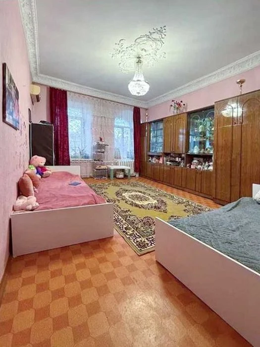 Shev 3-х комнатная квартира, Центр, в крепком доме на Коло