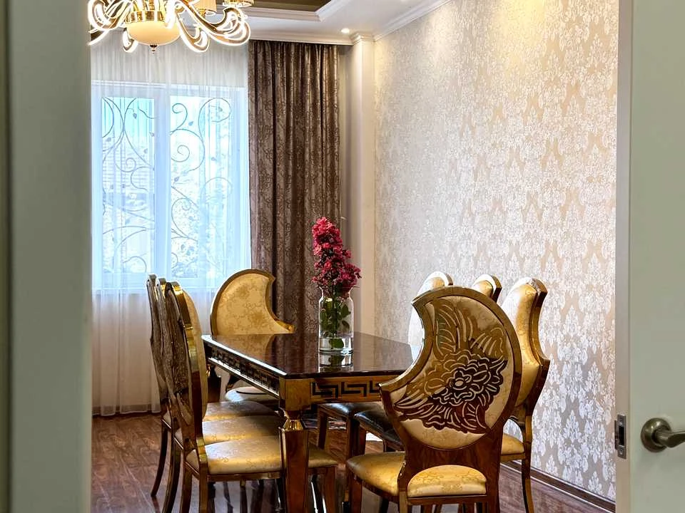 House. Zaporizhzhia, Slavyanska