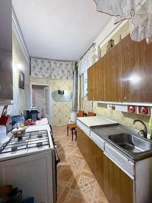 Shev 3-х комнатная квартира, Центр, в крепком доме на Коло