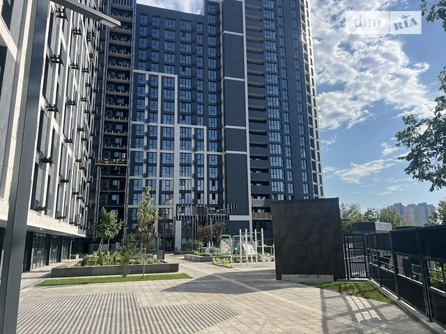 Sale of 3-room apartment 101.4 sq. m on Zaliznychne highway 45A, apt. 1