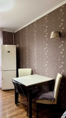 (5) продам 2к квартиру на ул. Майбороды 9081