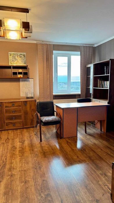 (5) продам 2к квартиру на ул. Майбороды 9081