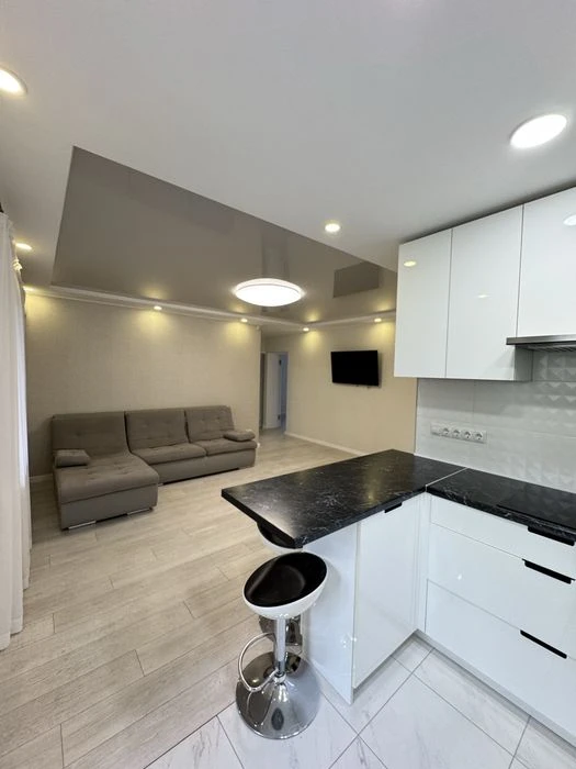 For sale 2-room apartment Vyshenka with a terrace, renovated, Zelena Street