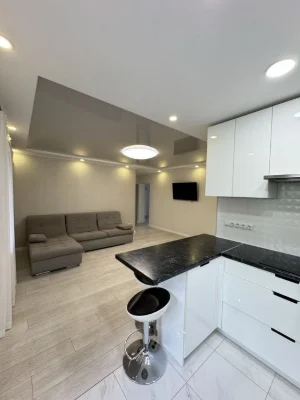For sale 2-room apartment Vyshenka with a terrace, renovated, Zelena Street