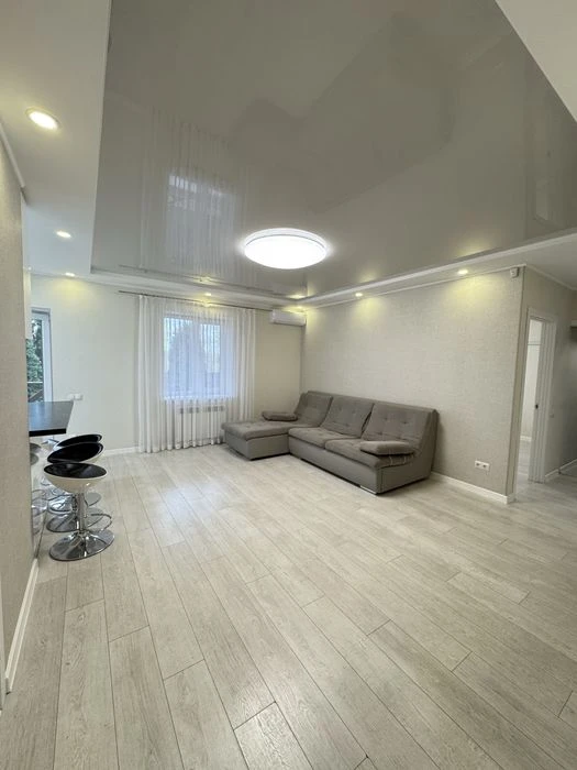 For sale 2-room apartment Vyshenka with a terrace, renovated, Zelena Street