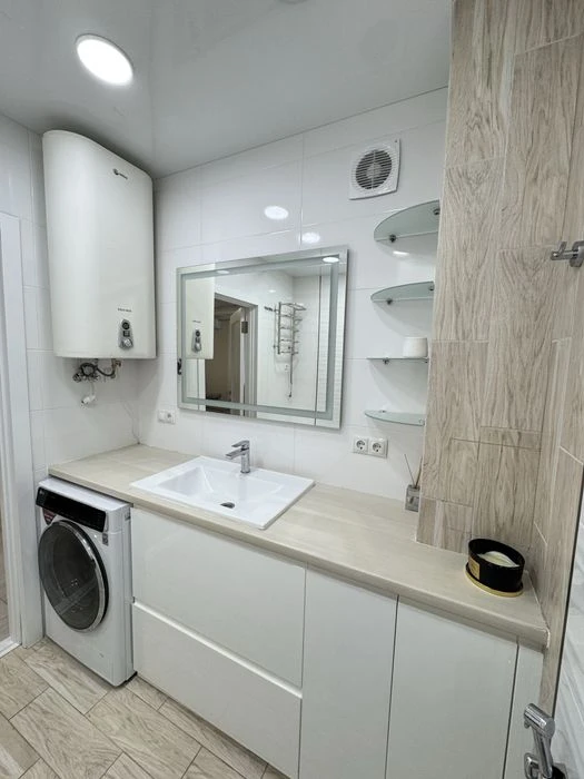 For sale 2-room apartment Vyshenka with a terrace, renovated, Zelena Street