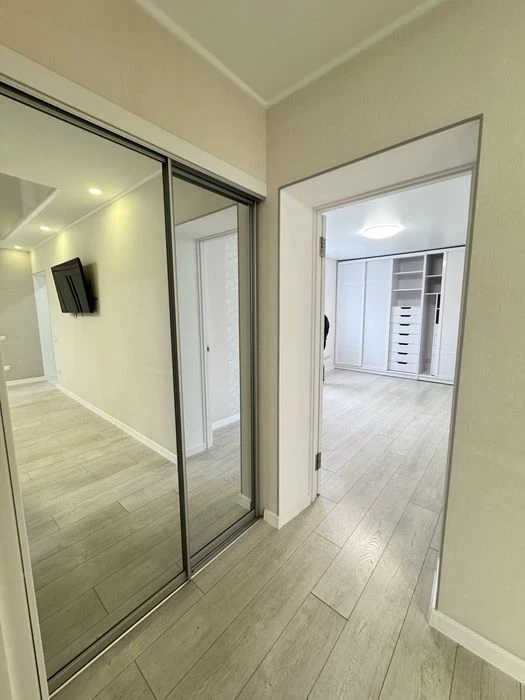 For sale 2-room apartment Vyshenka with a terrace, renovated, Zelena Street