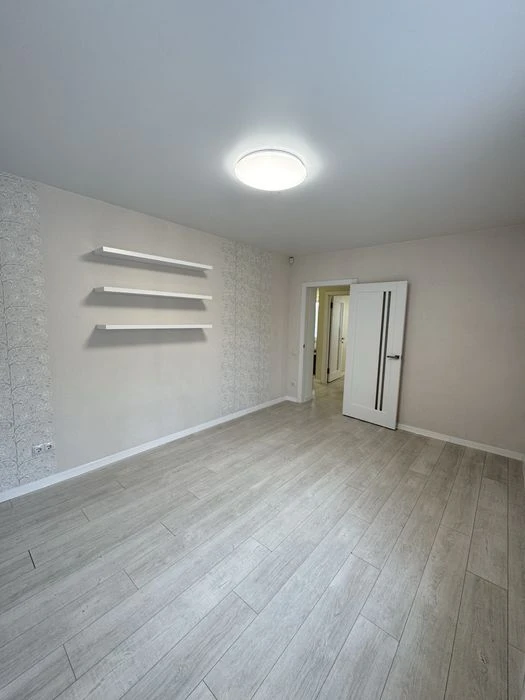 For sale 2-room apartment Vyshenka with a terrace, renovated, Zelena Street