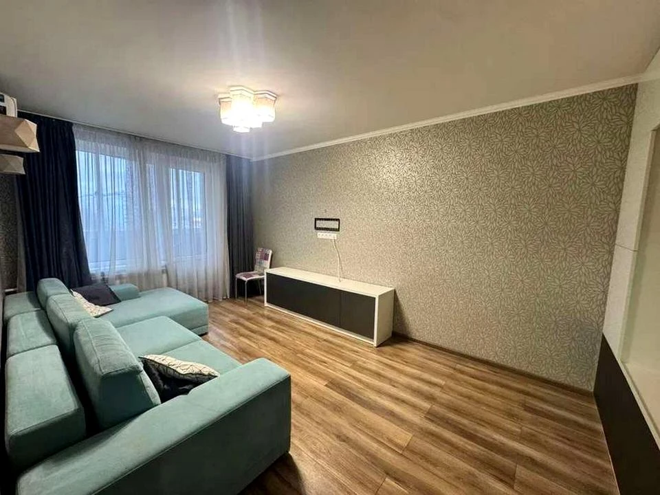 Apartment. Kharkiv, Yubileiny Ave. ()