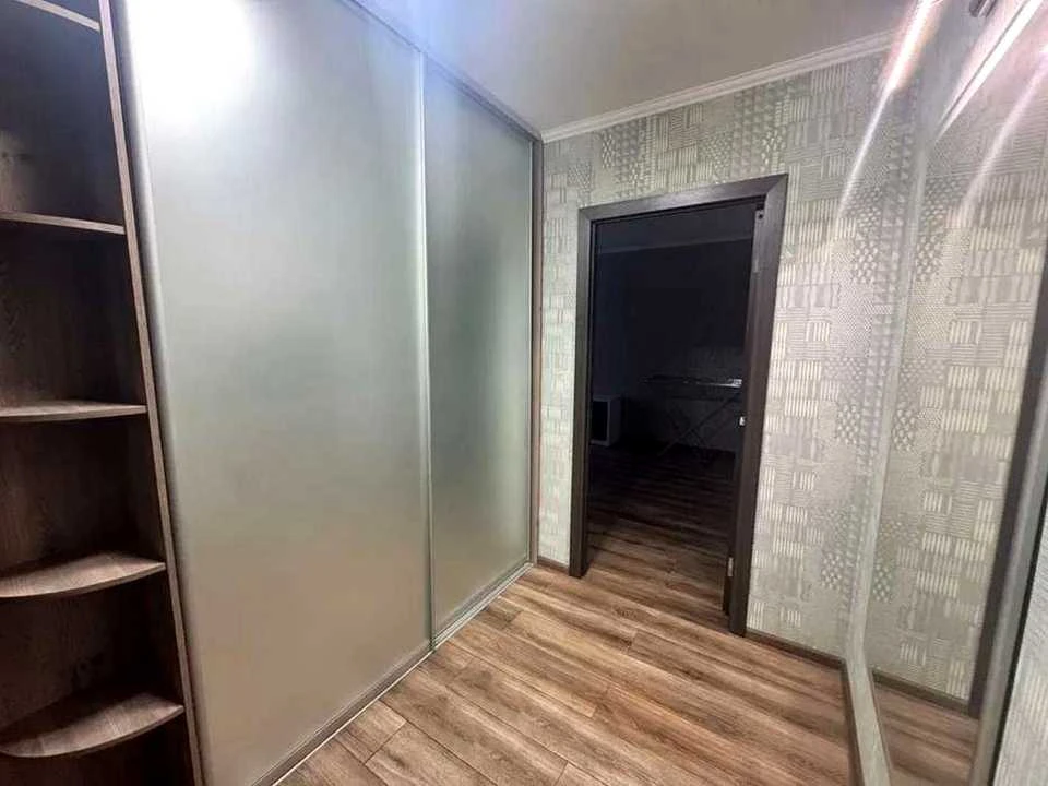 Apartment. Kharkiv, Yubileiny Ave. ()