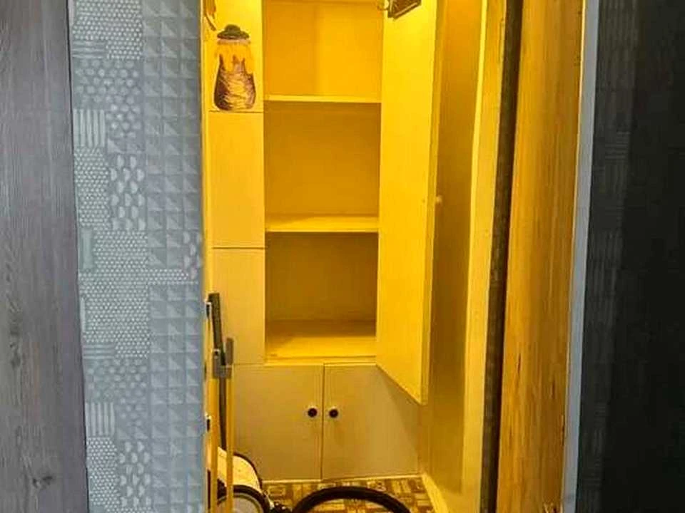 Apartment. Kharkiv, Yubileiny Ave. ()