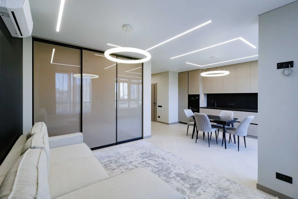 * Without % Stylish 3-room apartment on Kadetskyi Hay Street,