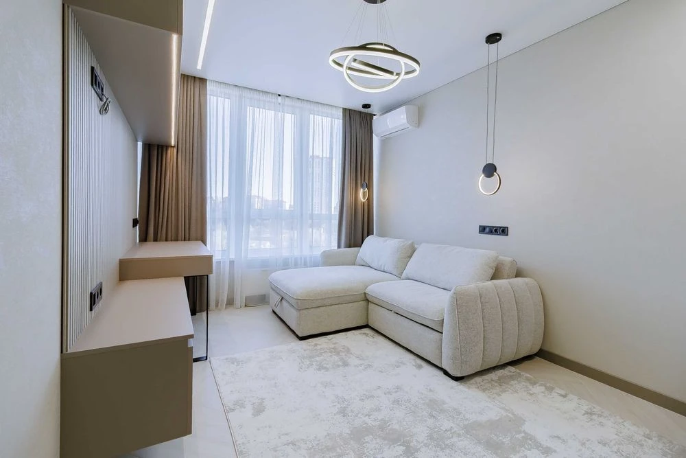 * Without % Stylish 3-room apartment on Kadetskyi Hay Street,