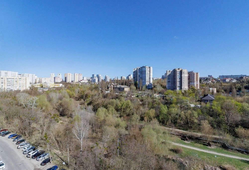 * Without % Stylish 3-room apartment on Kadetskyi Hay Street,