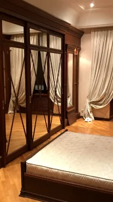Продажа квартиры 4-комн. 160 м² 1/3 эт.