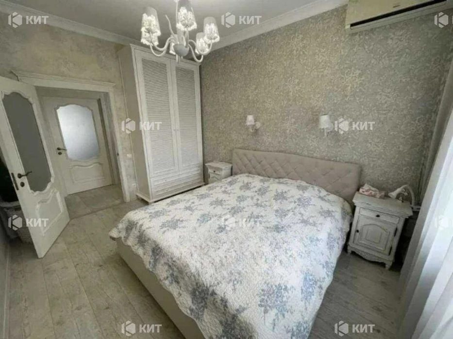 4 rooms, 90 sq m, Center (Uprising, Defenders of Ukraine, Somovskaya Street)