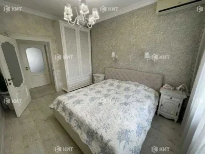 4 rooms, 90 sq m, Center (Uprising, Defenders of Ukraine, Somovskaya Street)