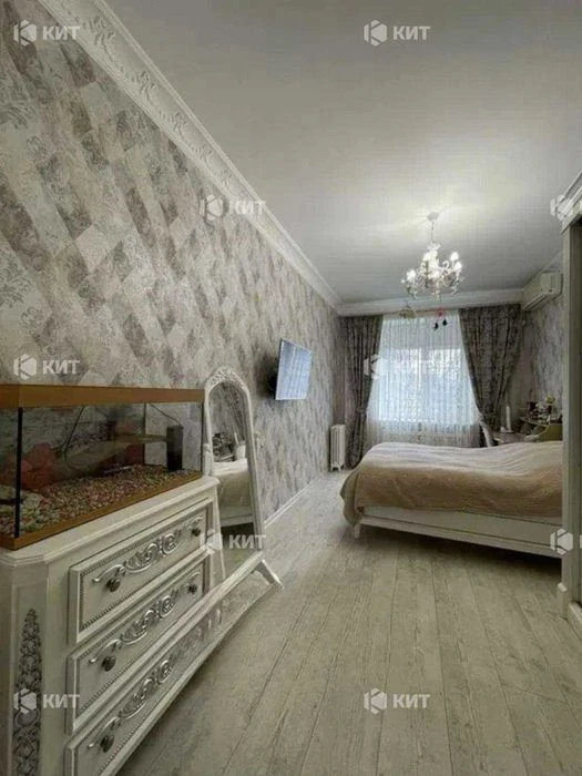 4 rooms, 90 sq m, Center (Uprising, Defenders of Ukraine, Somovskaya Street)