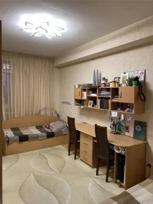 Продам отличную  2х ком. Ж/м Красный Камень!