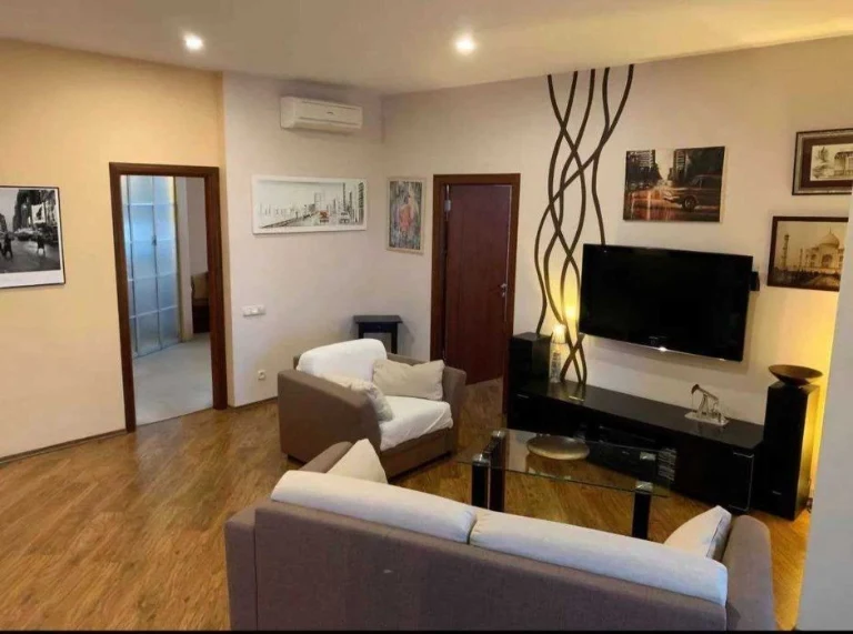 Spectacular 3-room apartment in Obolonski Lipki with its own parking space